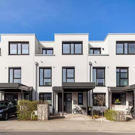 Privat Zimmer Richtung Messe Хановер Екстериор снимка
