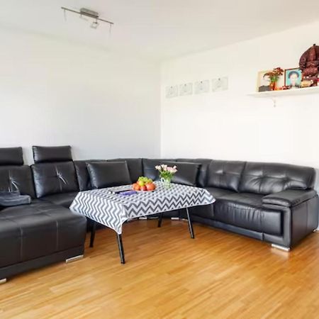 Privat Zimmer Richtung Messe Хановер Екстериор снимка