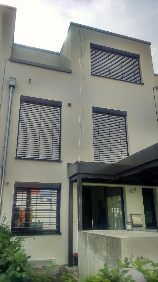 Privat Zimmer Richtung Messe Хановер Екстериор снимка
