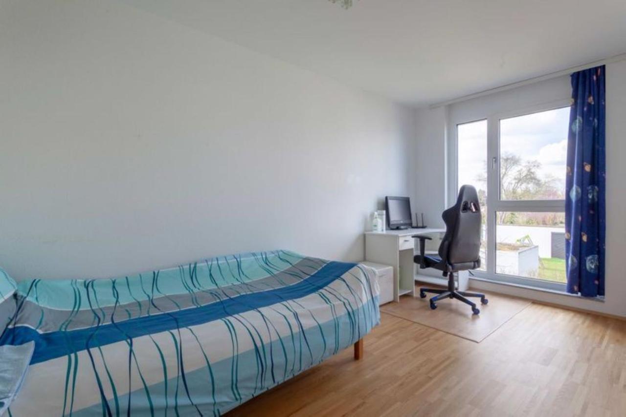 Privat Zimmer Richtung Messe Хановер Екстериор снимка