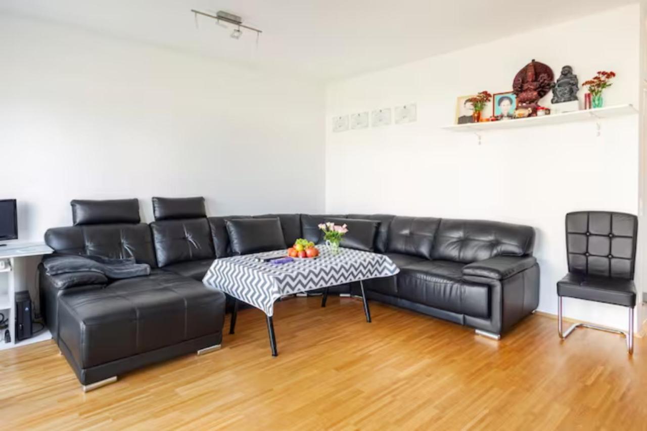 Privat Zimmer Richtung Messe Хановер Екстериор снимка